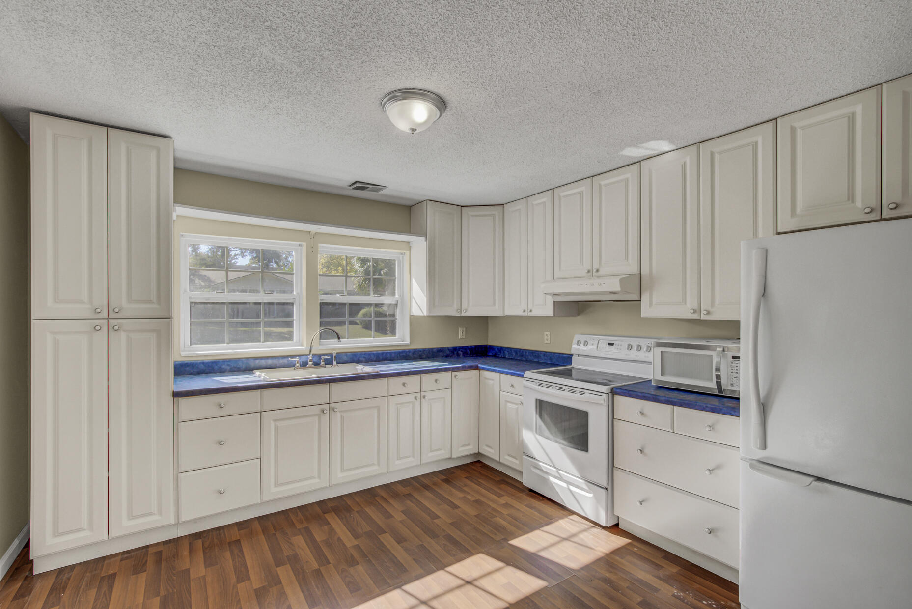 1314 Hampshire Road Charleston, SC 29412 - Photo 30 of 39 28