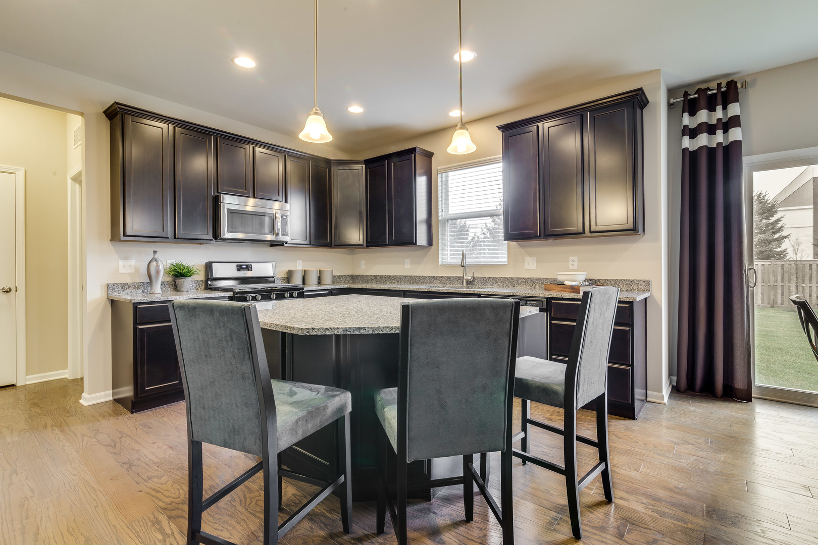 23434 West Lansdowne Road Plainfield, IL 60585 - Photo 4 of 12 Gallery Image 4