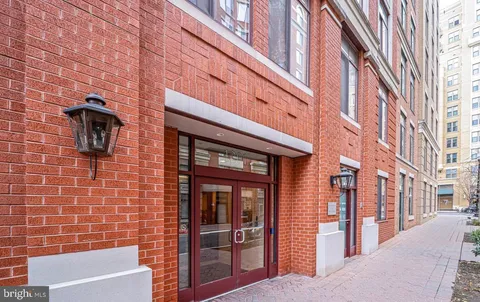 $499,990 | 1201 North Garfield Street, Unit 202, Arlington, VA 22201