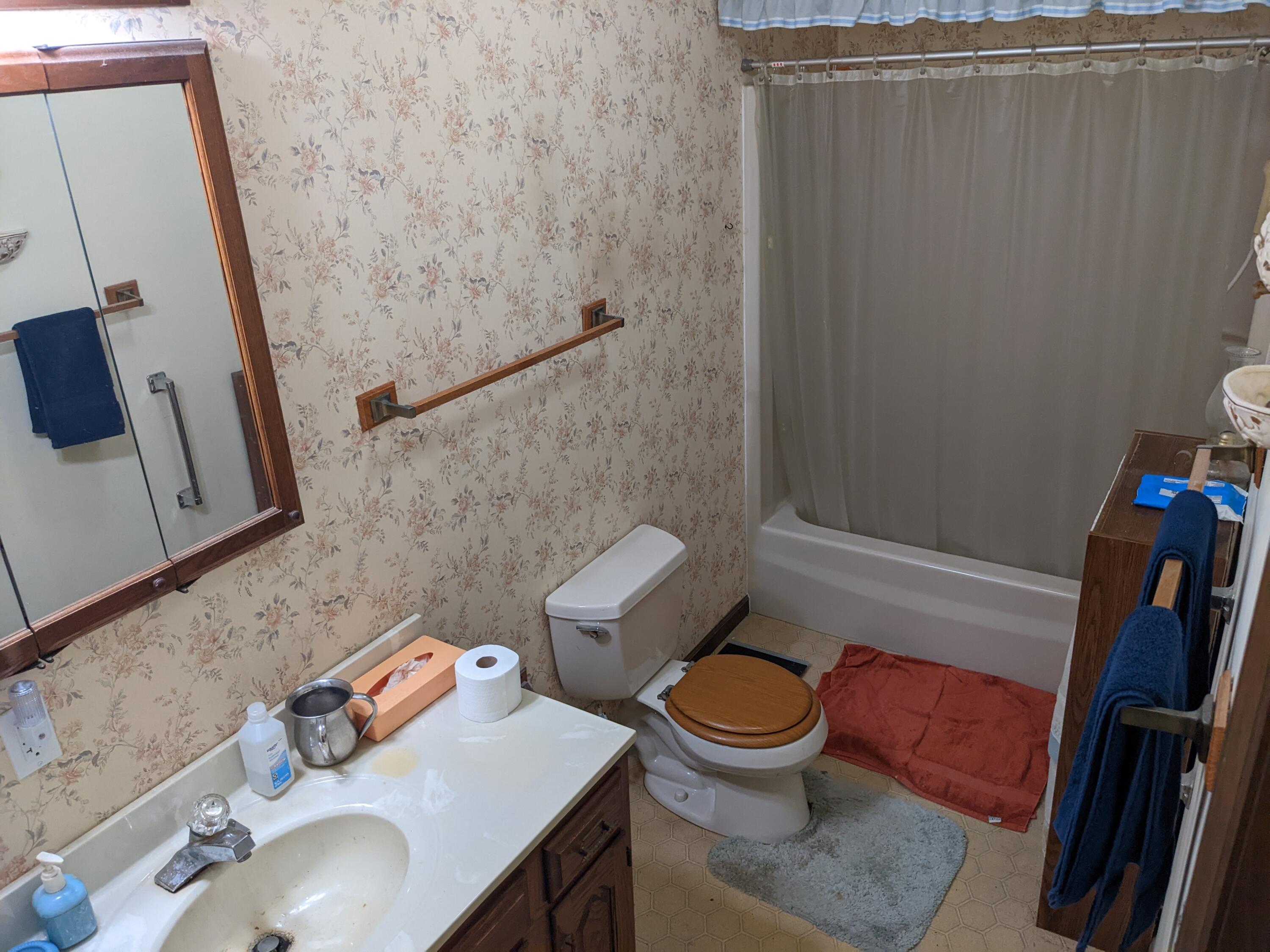 6103 Crystal Lane Wise, VA 24293 - Photo 13 of 19 Bathroom