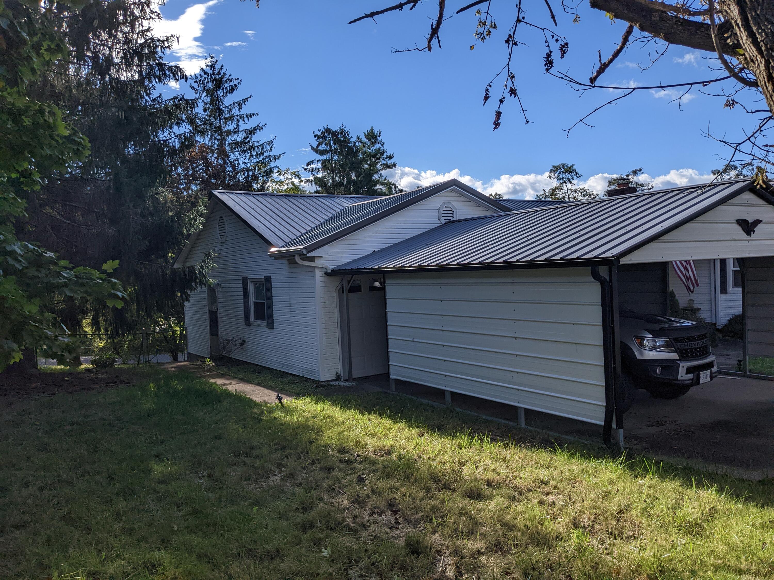 6103 Crystal Lane Wise, VA 24293 - Photo 3 of 19 Left Side