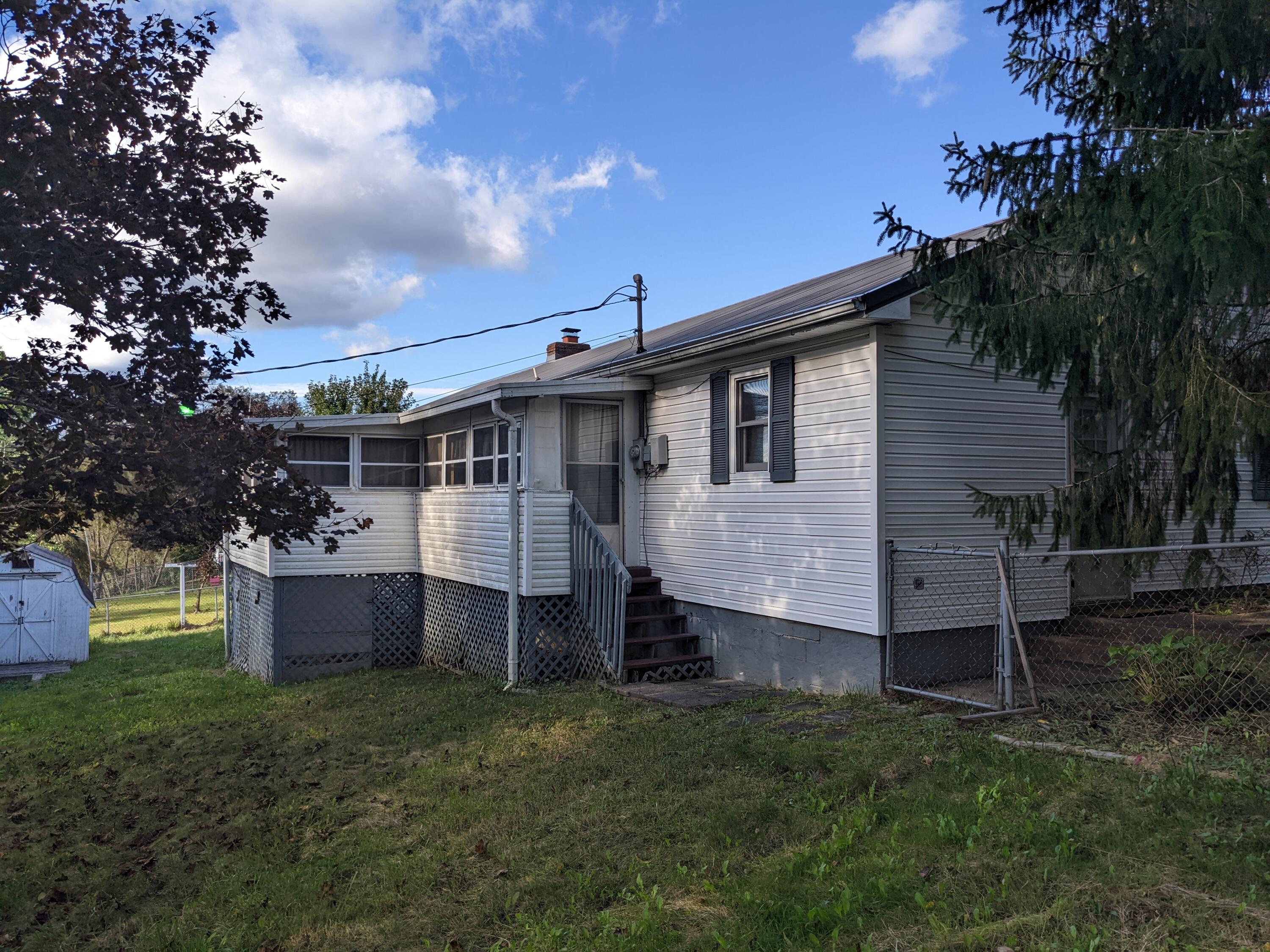 6103 Crystal Lane Wise, VA 24293 - Photo 4 of 19 Rear of the Home
