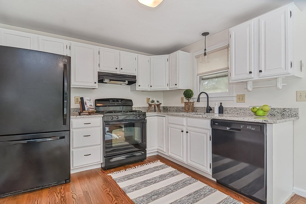 203 Zeno Crocker Road Centerville, MA 02632 - Photo 11 of 32 Gallery Image 11