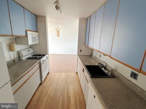 $138,000 | 4000 North Charles Street, Unit 1510, Baltimore, MD 21218