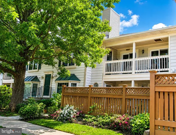 $400,000 | 6090 Essex House Square, Unit B, Alexandria, VA 22310