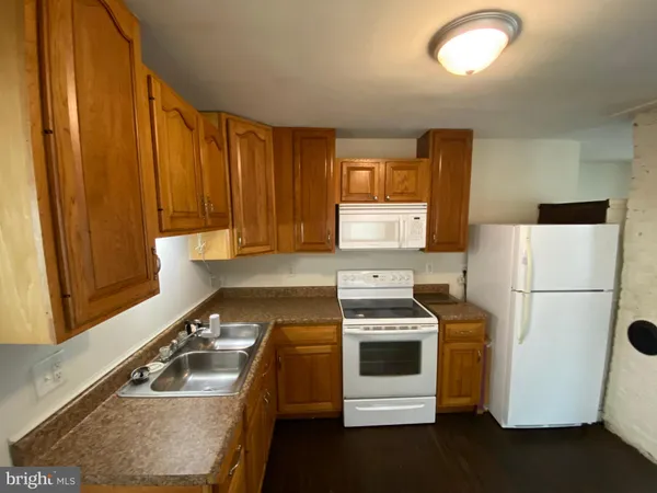 $1,645 | 320 Wolfe Street, Unit A, Fredericksburg, VA 22401