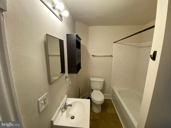 $1,645 | 320 Wolfe Street, Unit A, Fredericksburg, VA 22401