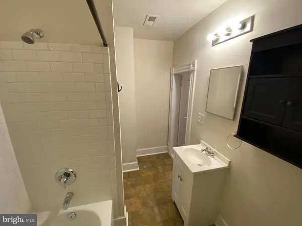 $1,645 | 320 Wolfe Street, Unit A, Fredericksburg, VA 22401