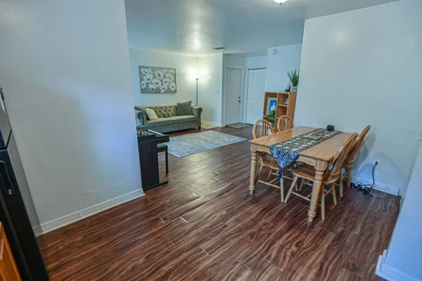 $1,049 | 809 California Street, Unit 4, Tallahassee, FL 32304