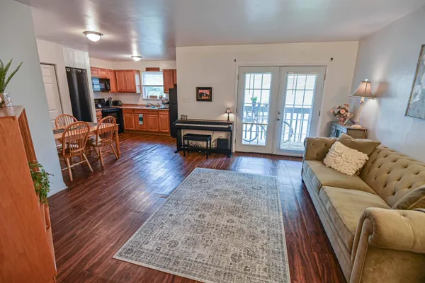 $1,049 | 809 California Street, Unit 4, Tallahassee, FL 32304