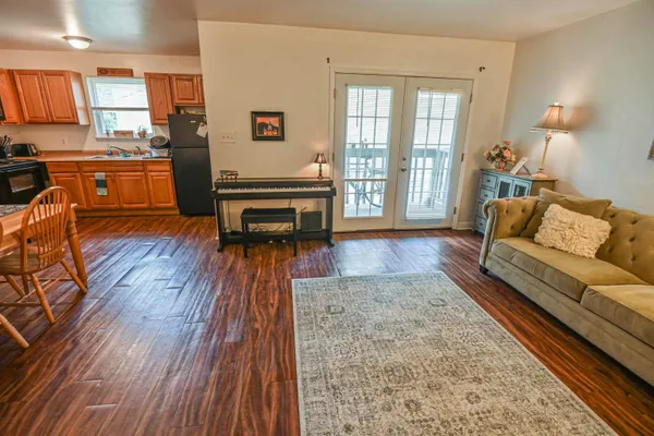 $1,049 | 809 California Street, Unit 4, Tallahassee, FL 32304