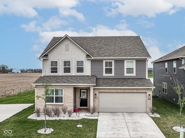 $450,000 | 2515 South Carlota Drive, New Palestine, IN 46163