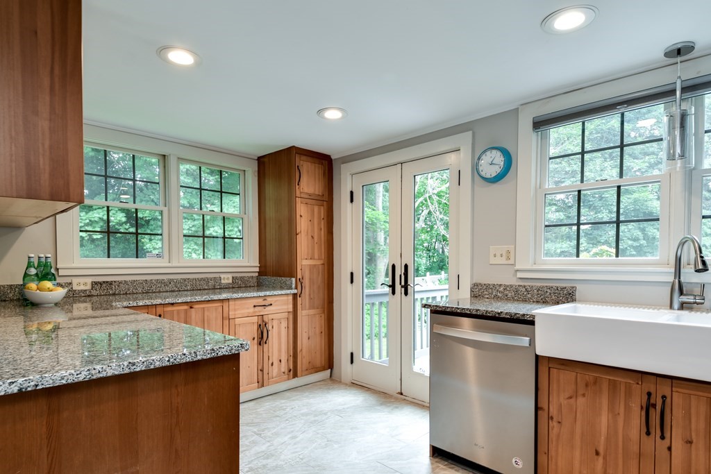 12 Curtis Road Hopkinton, MA 01748 - Photo 9 of 33 Gallery Image 9