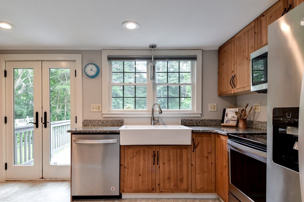 12 Curtis Road Hopkinton, MA 01748 - Photo 10 of 33 Gallery Image 10
