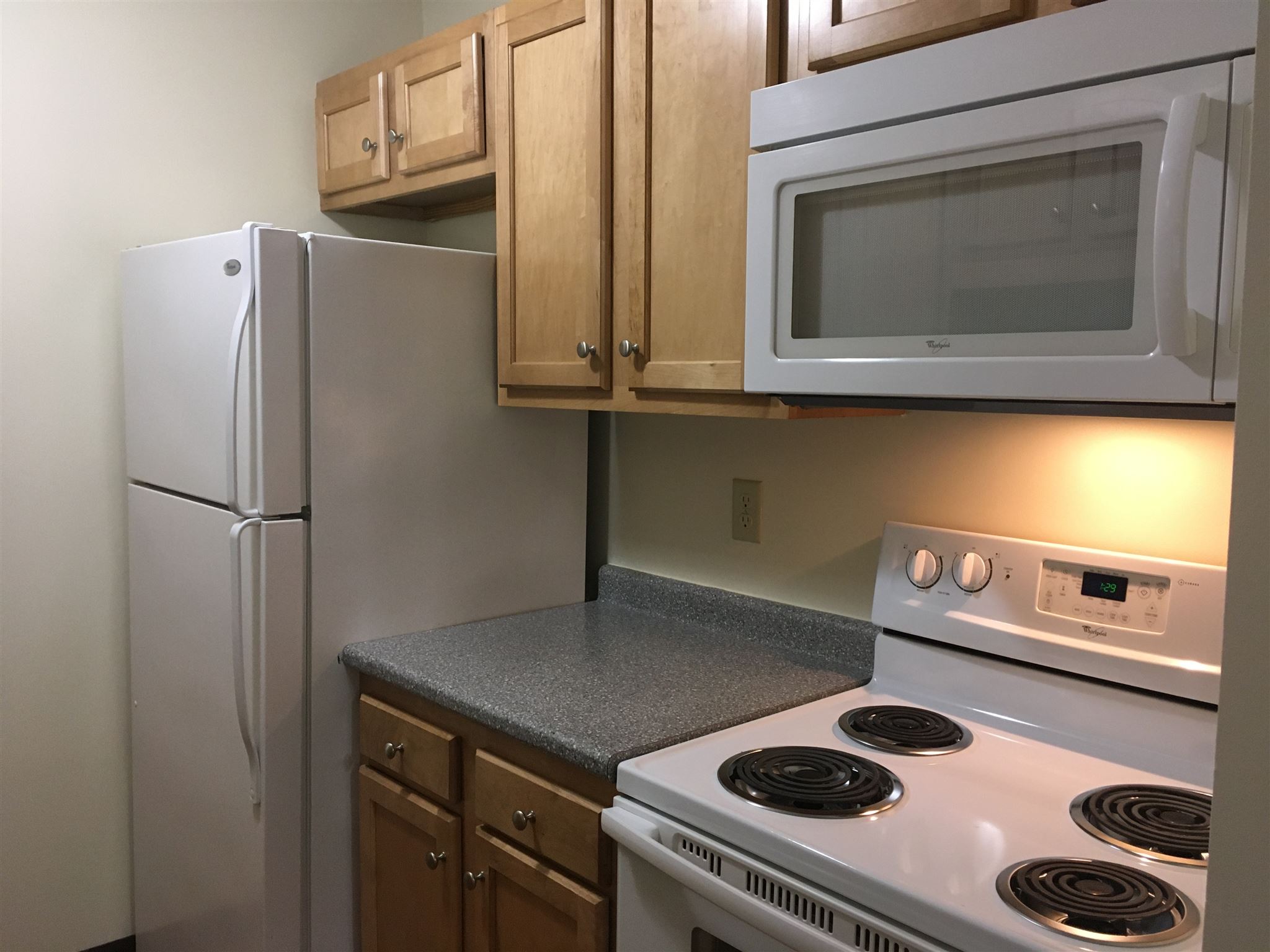101 Eastern Avenue, Unit 303 Manchester, NH 03104 - Photo 8 of 40