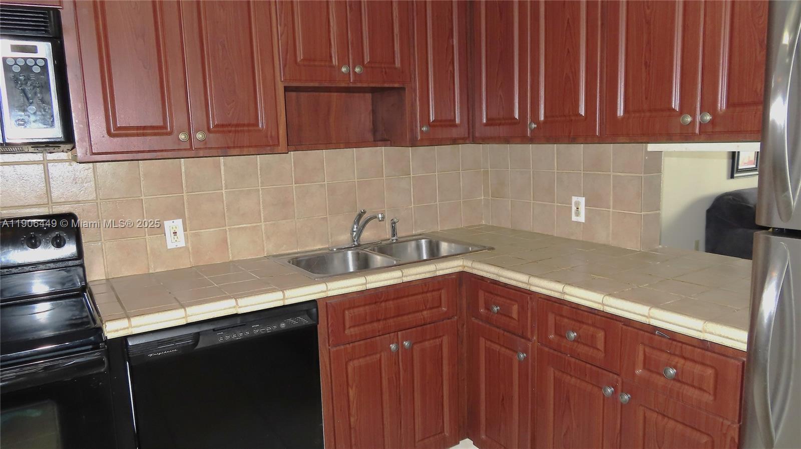 5701 Collins Avenue, Unit 511 Miami Beach, FL 33140 - Photo 11 of 51