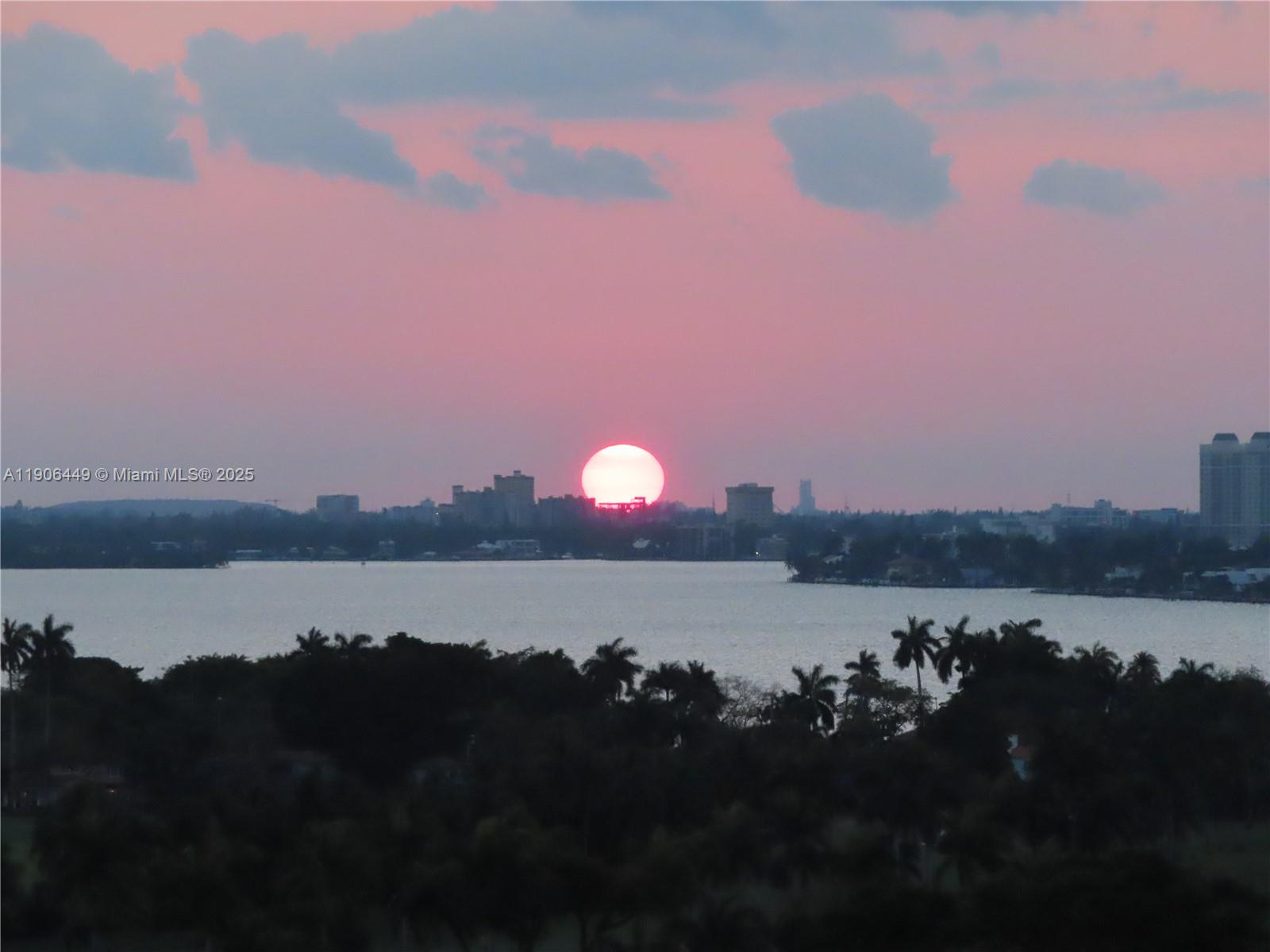 5701 Collins Avenue, Unit 511 Miami Beach, FL 33140 - Photo 24 of 51