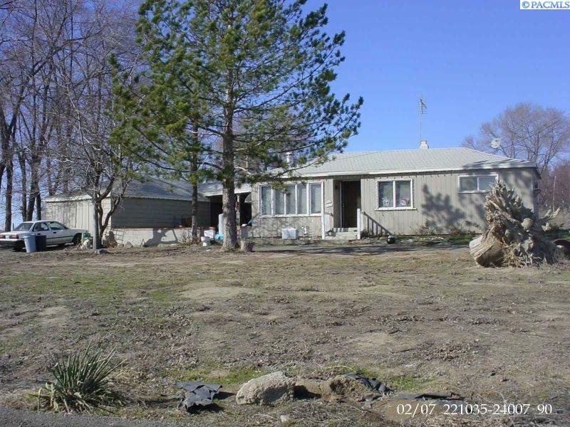 970 Southwest Crescent Road, Unit 1 Sunnyside, WA 98944 - Photo 1 of 1 Gallery Image 1