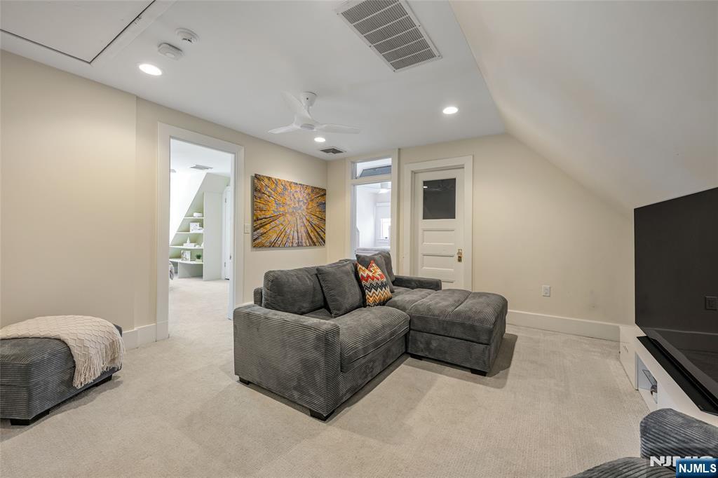 317 Prospect Street Ridgewood, NJ 07450 - Photo 34 of 50