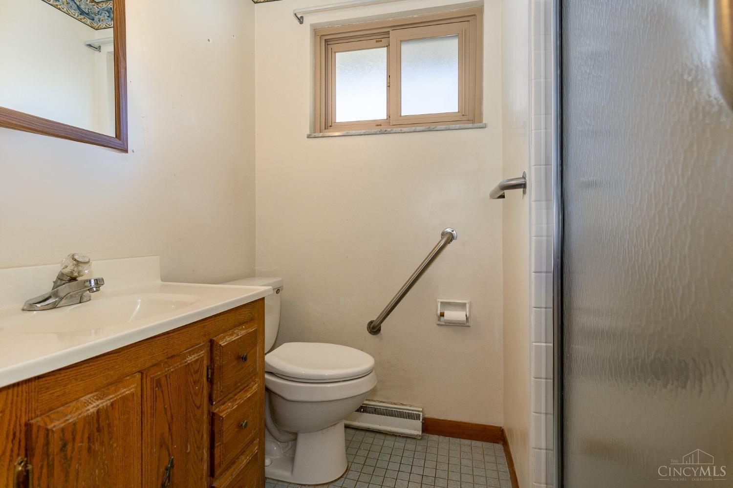 6048 Snyder Road Cincinnati, OH 45247 - Photo 9 of 25