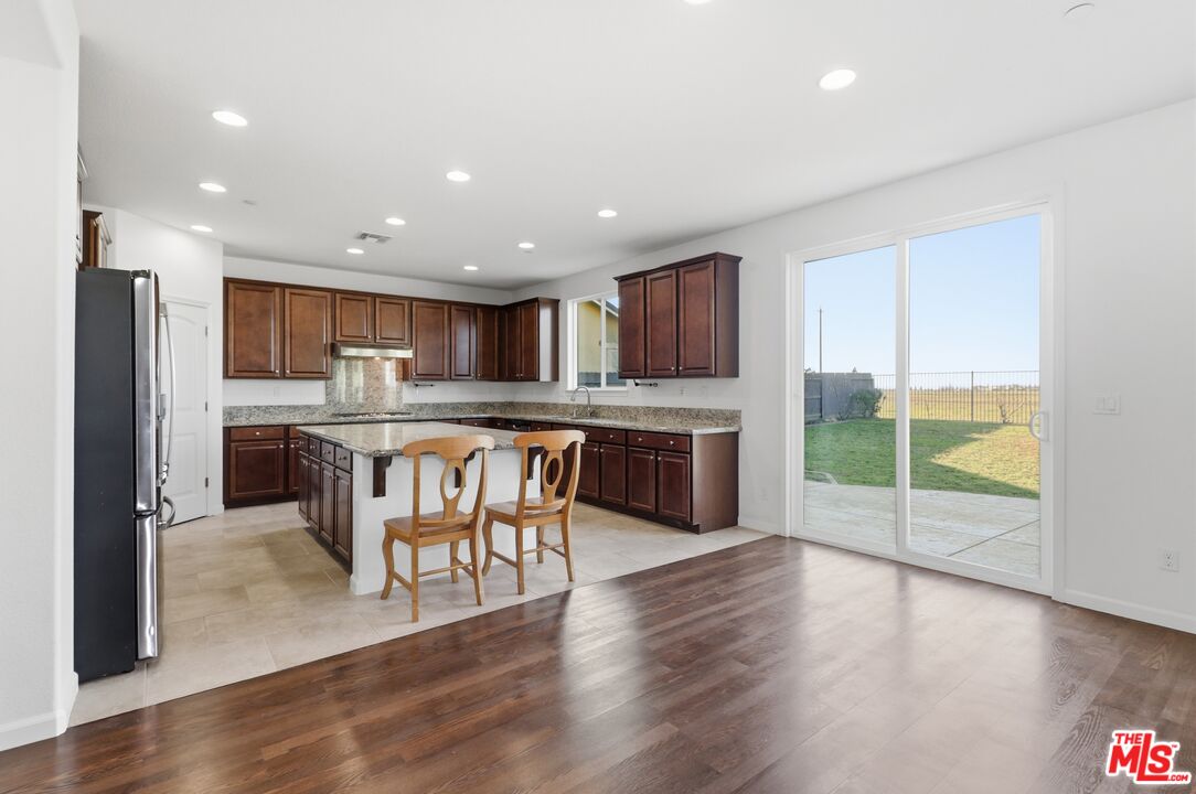 12011 Quail Falls Way Rancho Cordova, CA 95742 - Photo 13 of 48