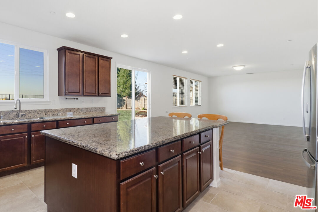 12011 Quail Falls Way Rancho Cordova, CA 95742 - Photo 17 of 48