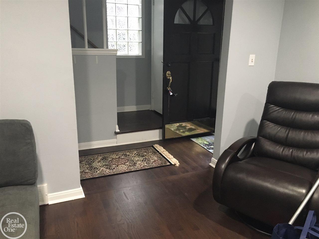 438 Fisher Road Grosse Pointe, MI 48230 - Photo 15 of 21