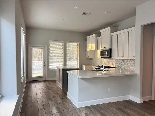 $2,350 | 418 Glacier Pass, Montgomery, TX 77316