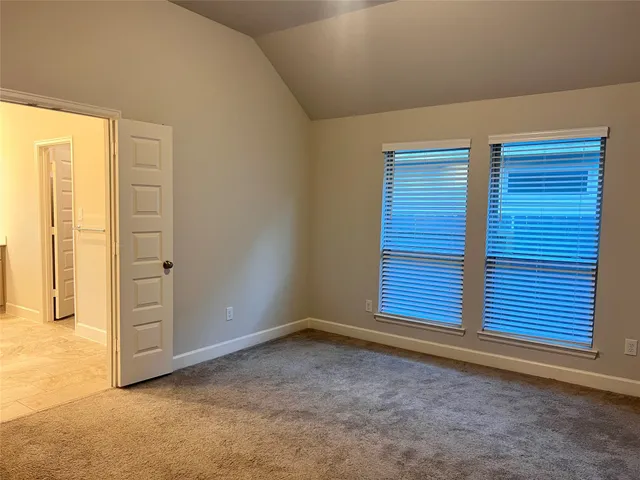 $2,350 | 418 Glacier Pass, Montgomery, TX 77316