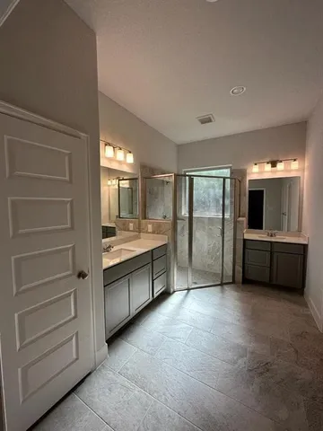 $2,350 | 418 Glacier Pass, Montgomery, TX 77316