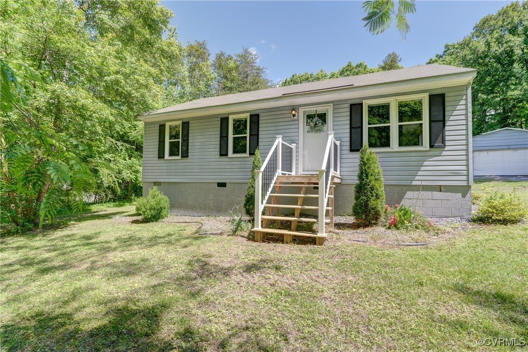 4509 Lockin Road Powhatan, VA 23139 - Photo 2 of 38 Ranch-style home featuring crawl space, a front la