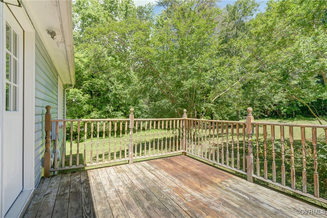 4509 Lockin Road Powhatan, VA 23139 - Photo 27 of 38 View of deck
