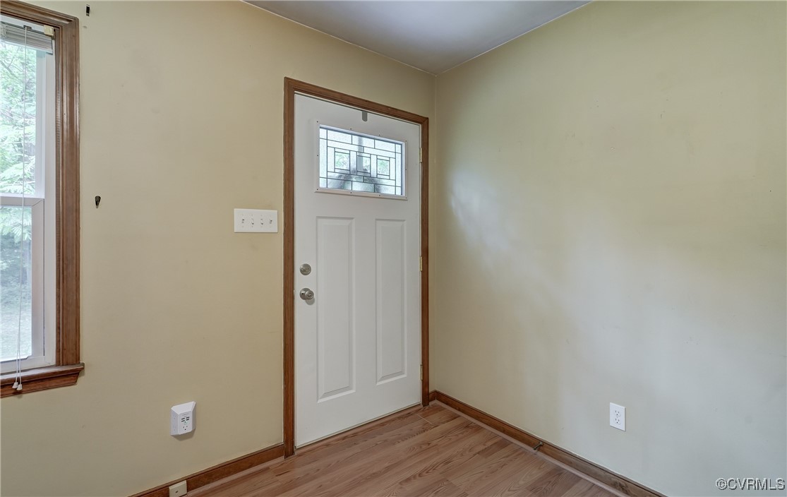 4509 Lockin Road Powhatan, VA 23139 - Photo 5 of 38 Foyer with healthy amount of natural light, light