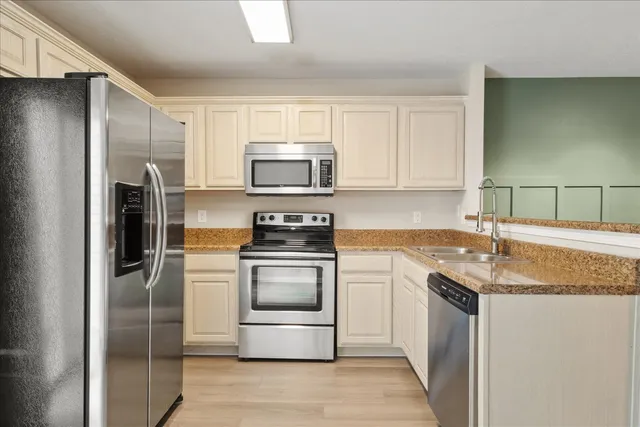 $323,400 | 3085 Harpeth Springs Drive, Nashville, TN 37221