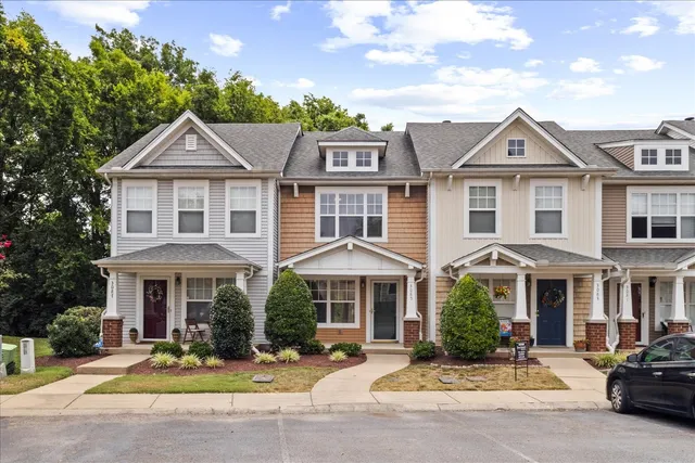 $323,400 | 3085 Harpeth Springs Drive, Nashville, TN 37221