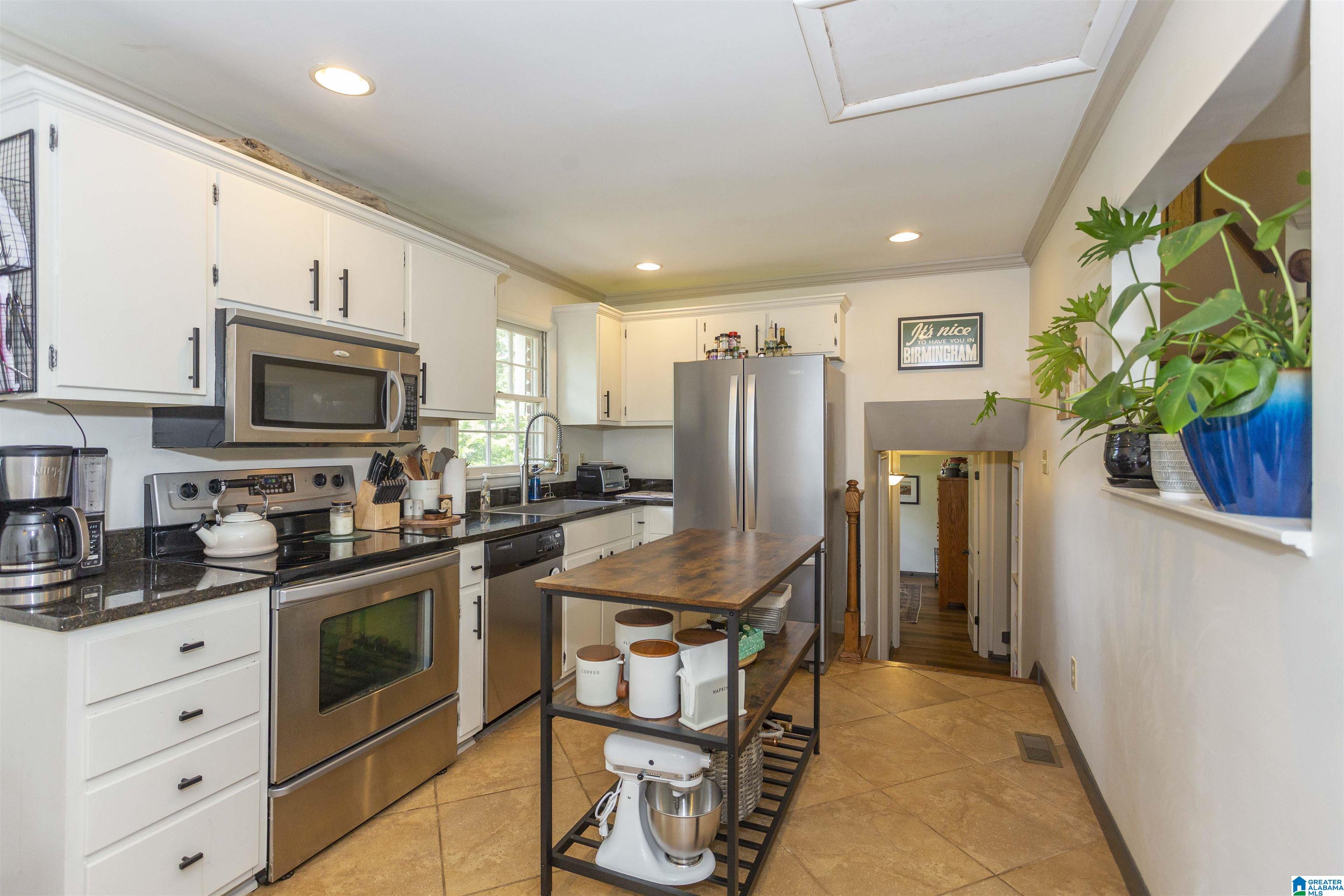 1836 Briar Meadow Road Birmingham, AL 35210 - Photo 8 of 39