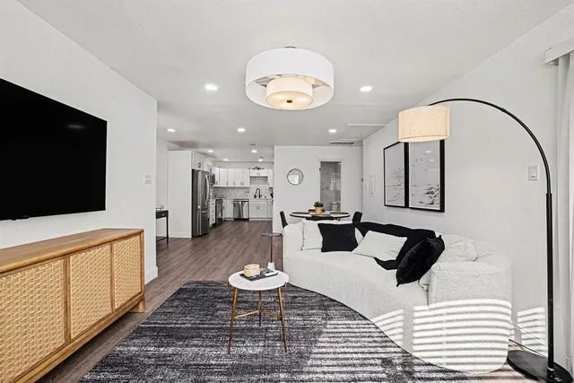 $1,875 | 718 East Pecan Street, Unit 718, Hurst, TX 76053