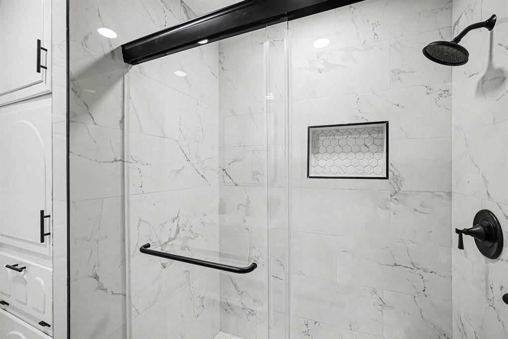 718 East Pecan Street, Unit 718 Hurst, TX 76053 - Photo 18 of 27