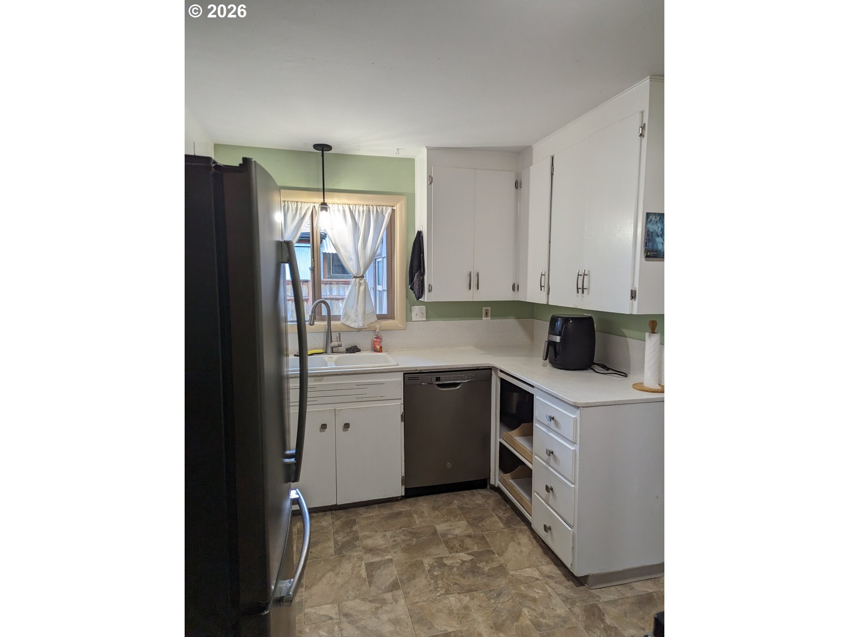 2682 Harris Street Eugene, OR 97405 - Photo 8 of 31