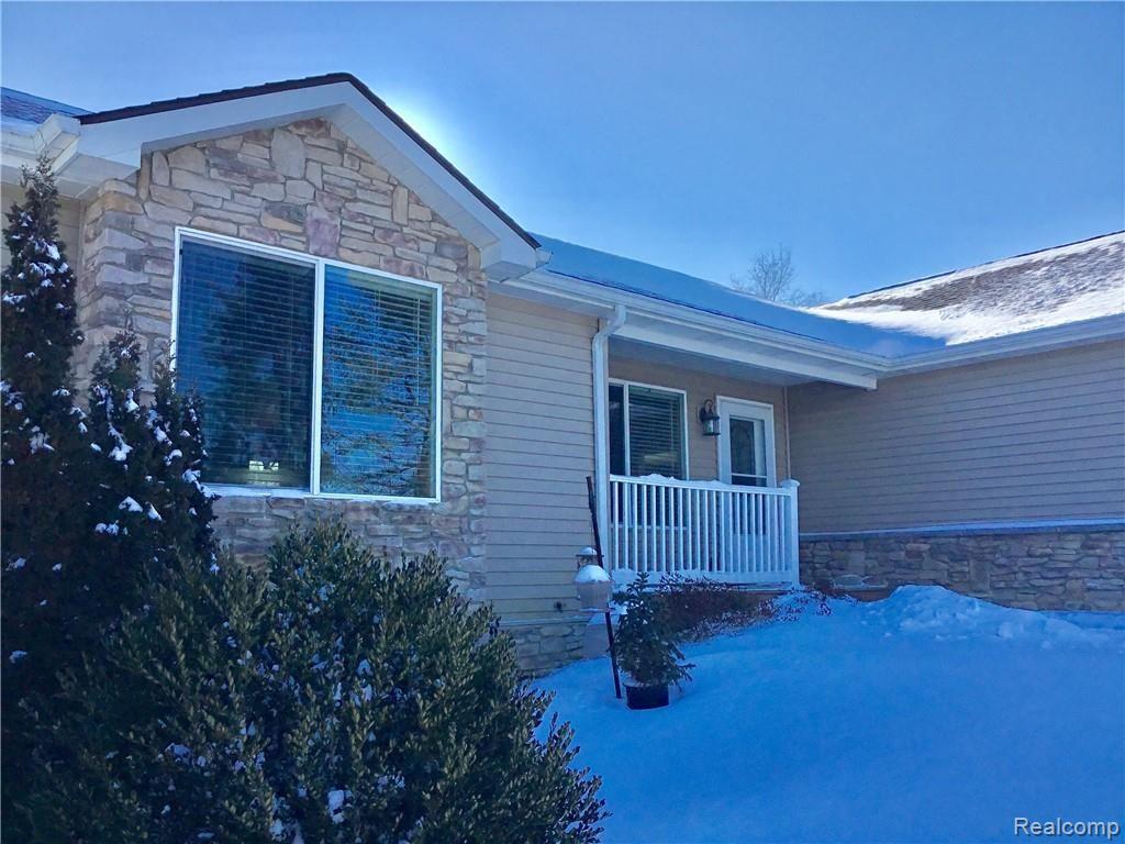 2531 West Coon Lake Road Howell, MI 48843 - Photo 3 of 31 5311B409-34ED-4E14-90CC-463C4E944BF8.jpeg