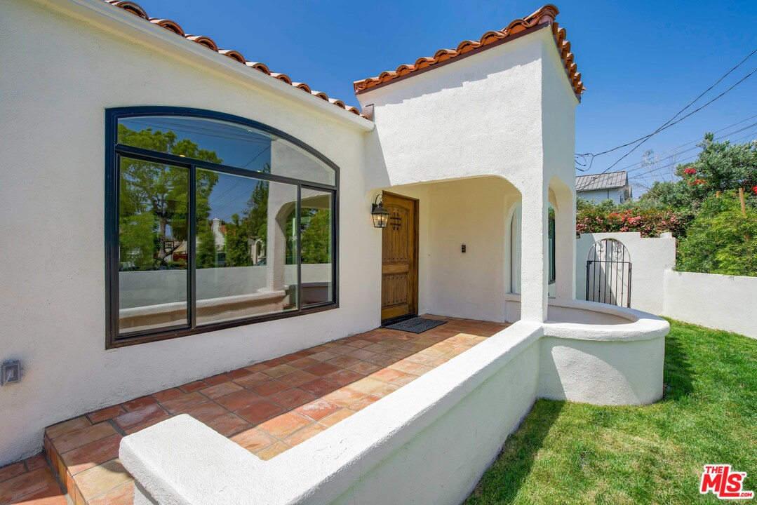 1011 Superba Avenue Venice, CA 90291 - Photo 18 of 20