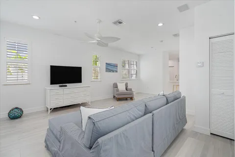 $1,075,000 | 295 Northeast 5th Avenue, Unit 32, Delray Beach, FL 33483