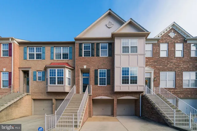 $780,000 | 6142 Manchester Park Circle, Alexandria, VA 22310