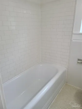 $1,995 | 504 North Spring Street, Unit A, Pensacola, FL 32501