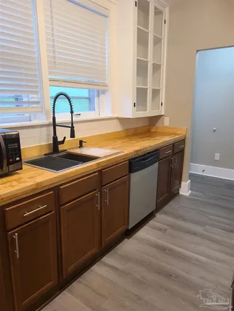 $1,995 | 504 North Spring Street, Unit A, Pensacola, FL 32501