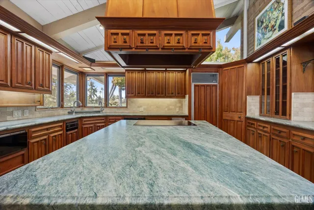 $1,750,000 | Undisclosed Address, Bakersfield, CA 93309