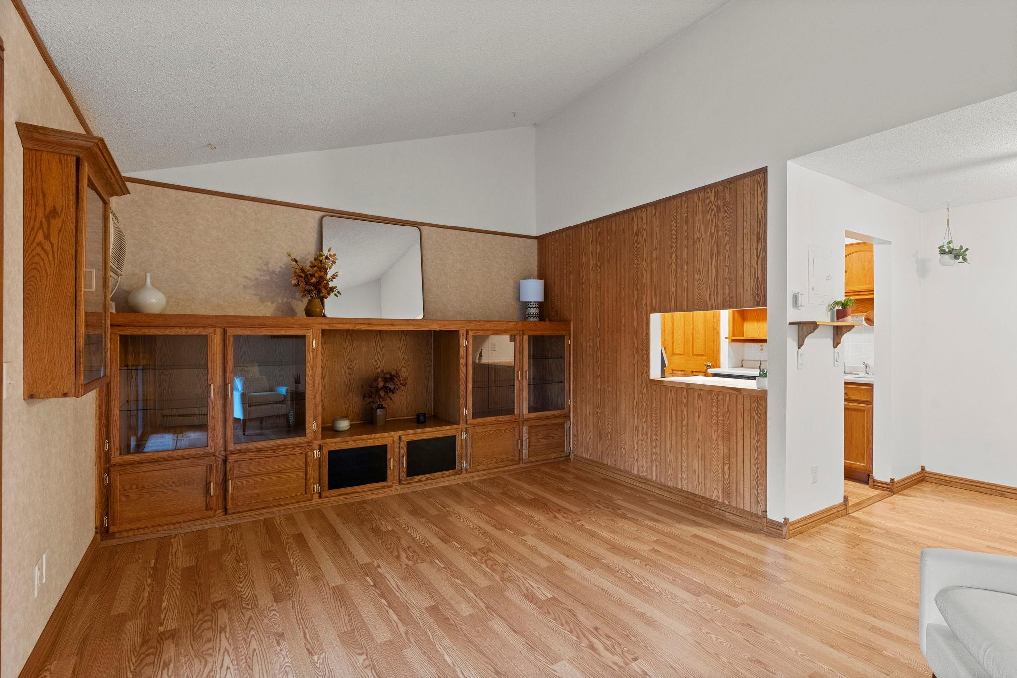 110288 Village Road Chaska, MN 55318 - Photo 4 of 28 Gallery Image 4