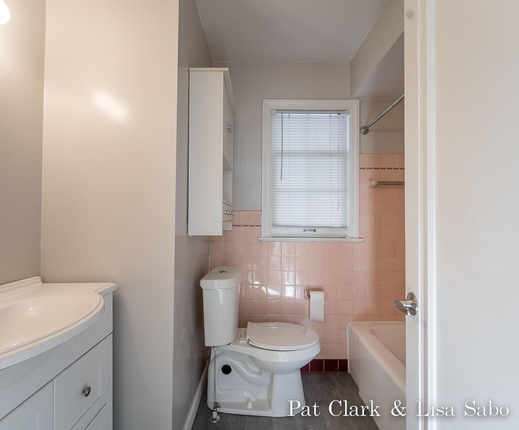 515 East Exchange Street Spring Lake, MI 49456 - Photo 17 of 27 515Exchangereshoot17Lores