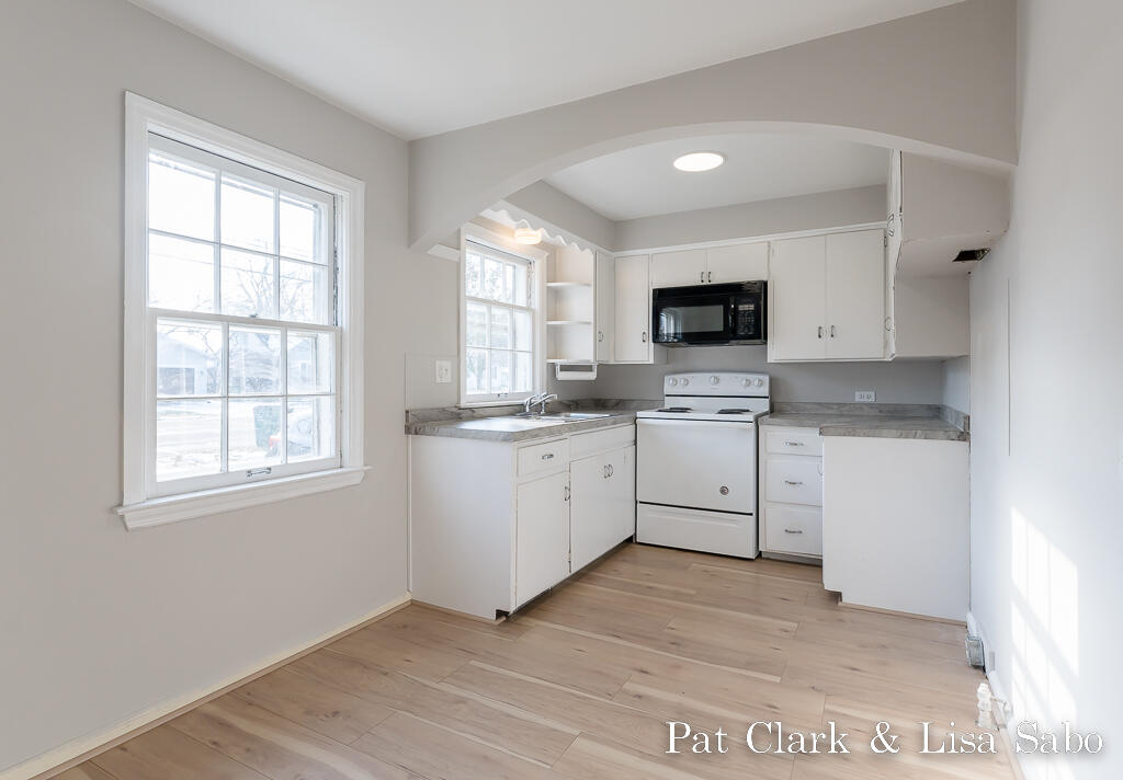 515 East Exchange Street Spring Lake, MI 49456 - Photo 2 of 27 515Exchangereshoot02Lores