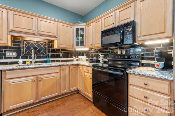 $399,000 | 8185 Windsor Ridge Drive, Charlotte, NC 28277